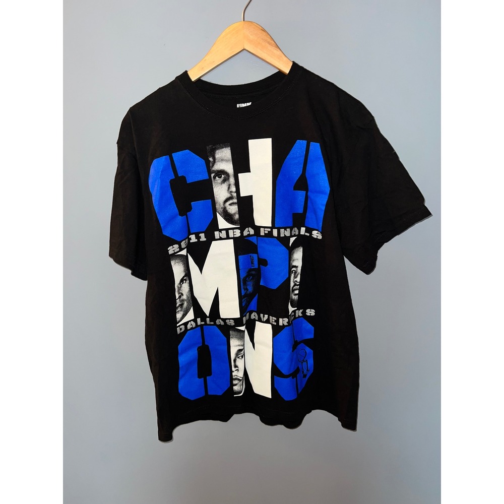 UNK Dallas Mavericks 2011 NBA Finals Champions Graphic T-Shirt Black Medium
